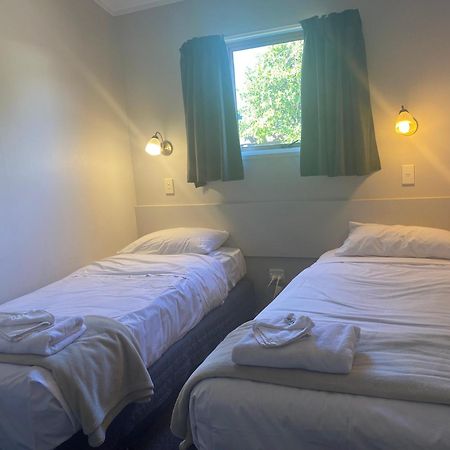 Acorn Estate Motel Masterton Bagian luar foto