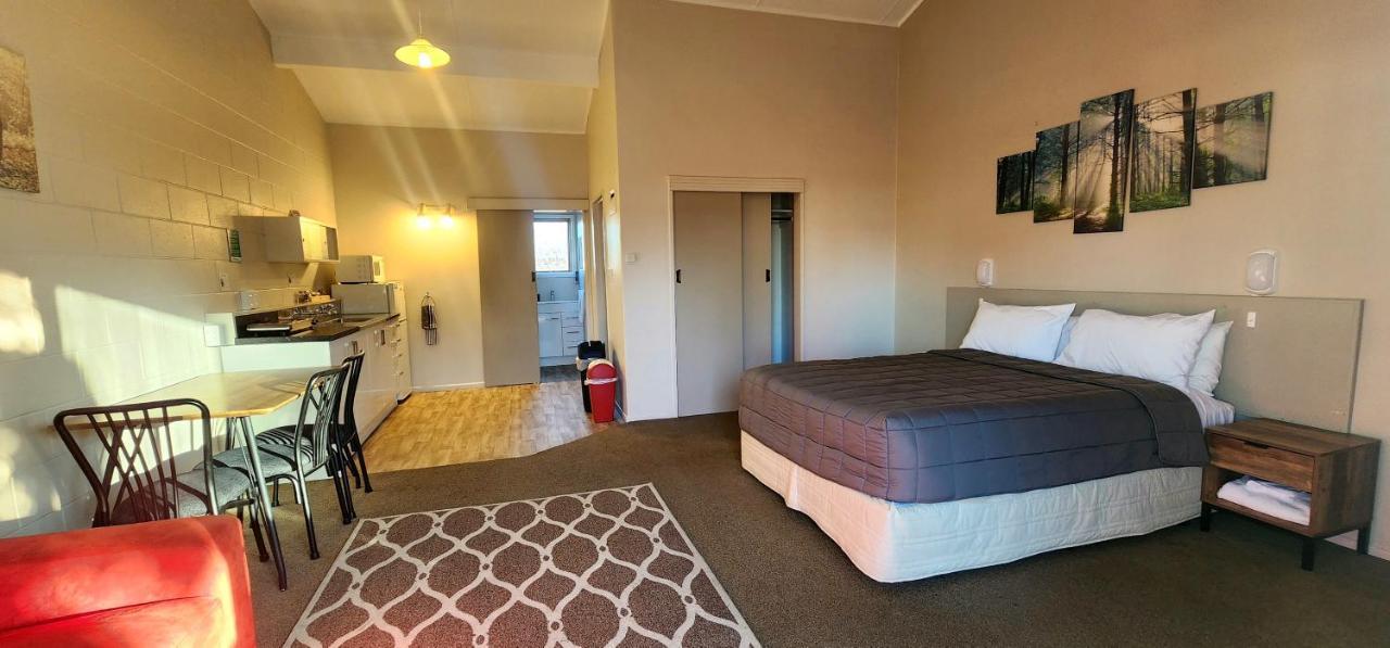 Acorn Estate Motel Masterton Bagian luar foto