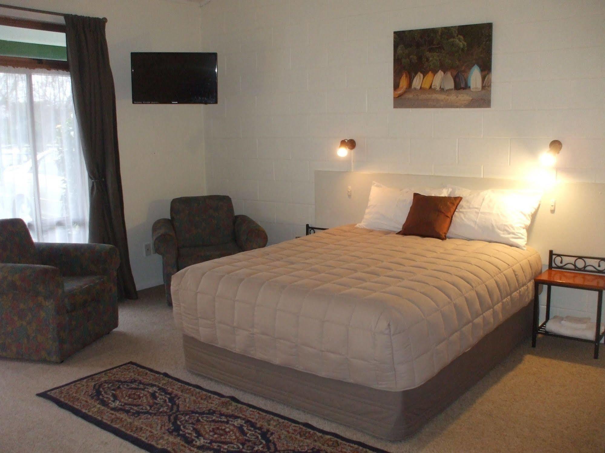 Acorn Estate Motel Masterton Bagian luar foto