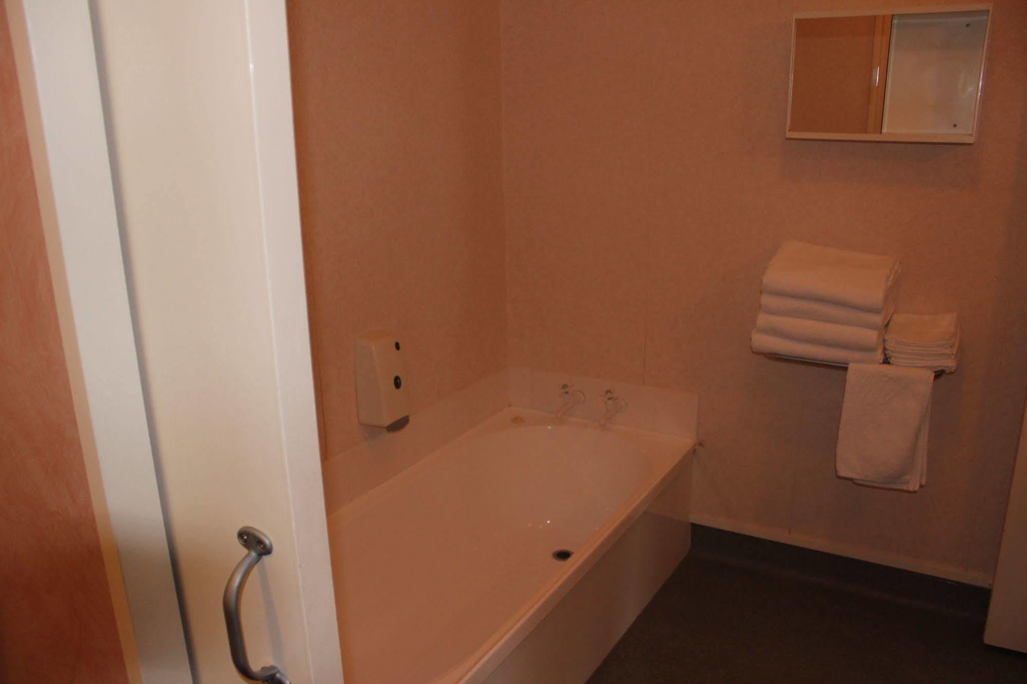 Acorn Estate Motel Masterton Bagian luar foto