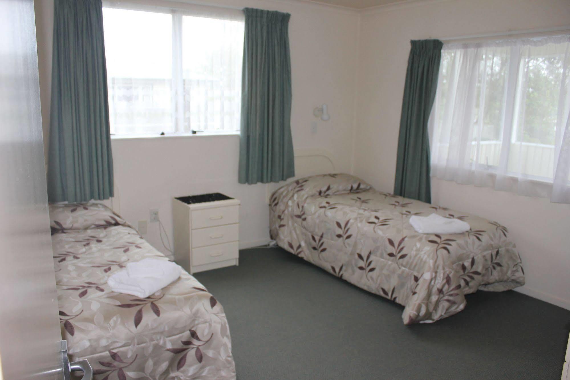 Acorn Estate Motel Masterton Bagian luar foto