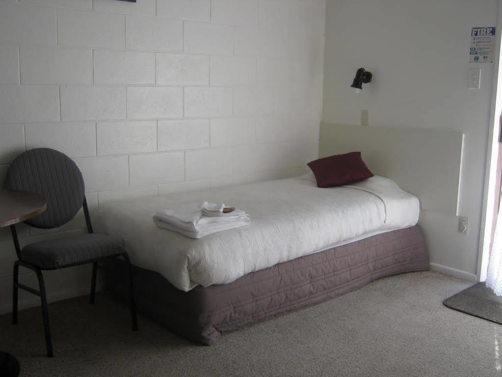 Acorn Estate Motel Masterton Bagian luar foto
