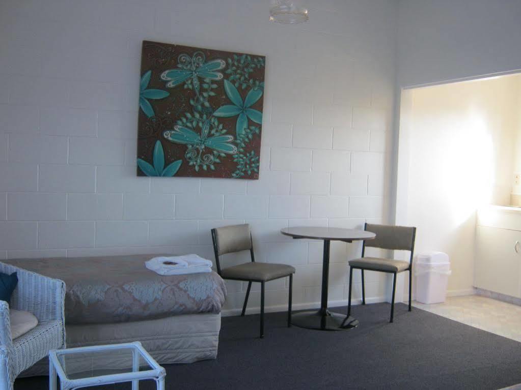 Acorn Estate Motel Masterton Bagian luar foto